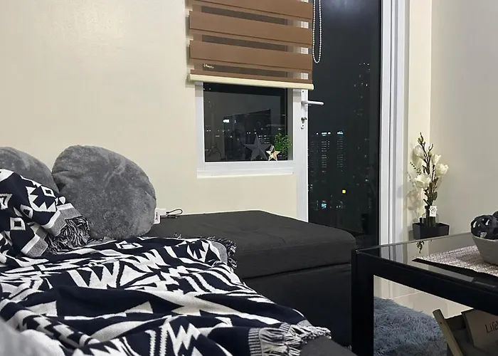 Apartment Classy Bgc View Pool Gym Sauna *