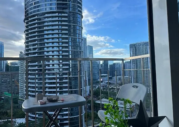 Classy Bgc View Pool Gym Sauna * Manila