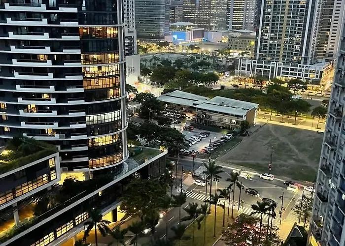 Classy Bgc View Pool Gym Sauna Apartamento
