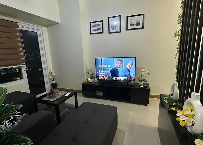 Classy Bgc View Pool Gym Sauna Apartamento Manila