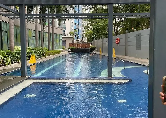 Classy Bgc View Pool Gym Sauna * Manila